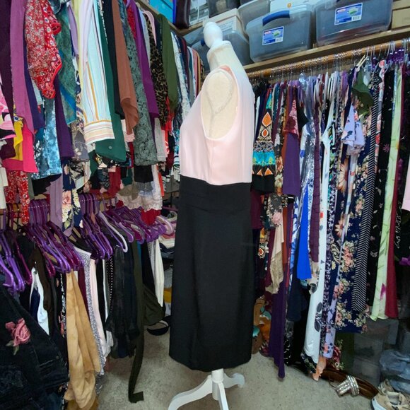 2 PC Dress & Jacket*EUC*Sandra Darren*Elegant Styling - Picture 5 of 8